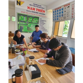 Học viên Đăng kí hoc tại văn phòng NAM THIÊN