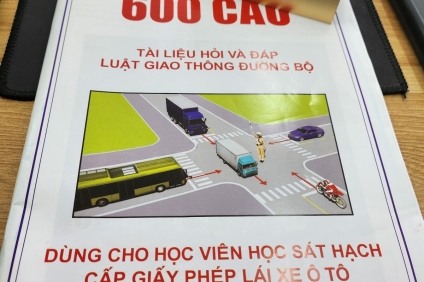 Thi thử lý thuyết bằng B2