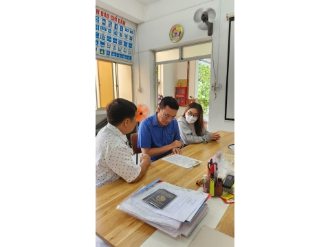 Học viên Đăng kí hoc tại văn phòng NAM THIÊN