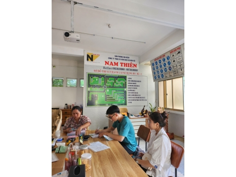 Học viên Đăng kí hoc tại văn phòng NAM THIÊN