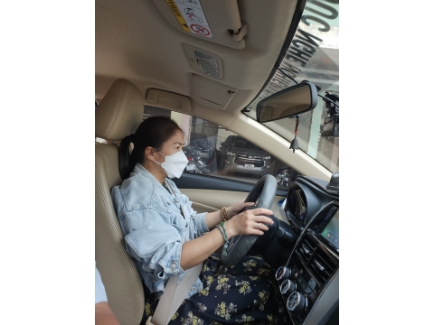 Thầy trung tâm NAM THIÊN dạy học viên cơ bản và chạy thực hành