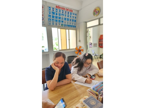 Học viên Đăng kí hoc tại văn phòng NAM THIÊN