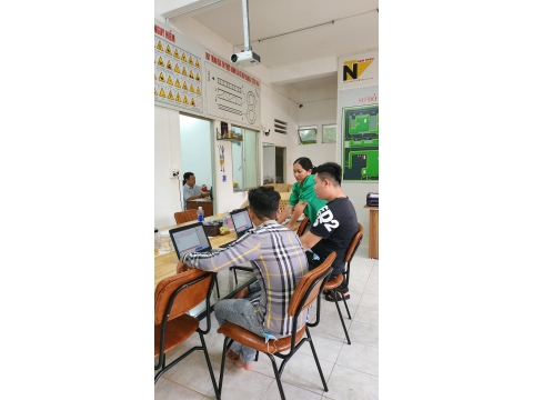 Chinh phục xong DAT rồi ... đầy đủ dữ liệu trên 810 km rồi ... 👉 Giờ luyện 120 tình huống mô phỏng và 600 câu nữa ... 👉 Là chuẩn bị "lụm" cái bằng thôi nha các bạn. 💗 Cố lên các tình yêu của NAM THIÊN ơi.❤