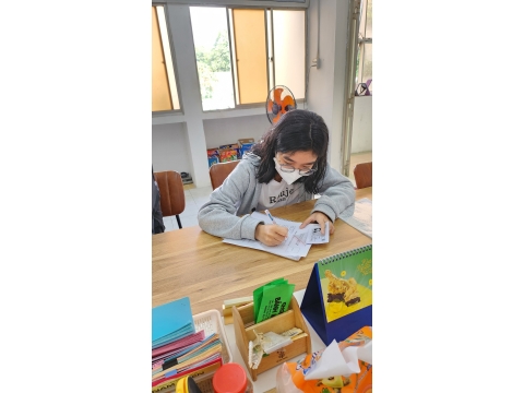 Học viên Đăng kí hoc tại văn phòng NAM THIÊN