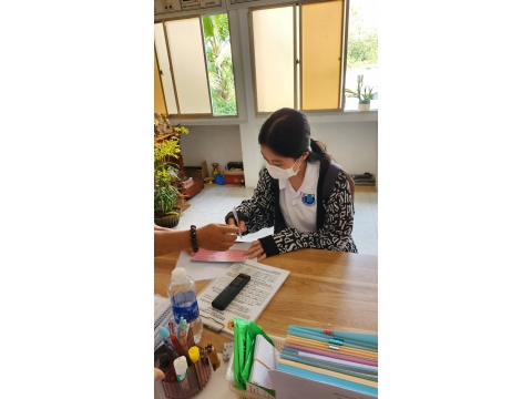 Học viên Đăng kí hoc tại văn phòng NAM THIÊN