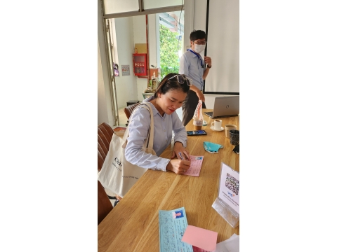 Học viên Đăng kí hoc tại văn phòng NAM THIÊN