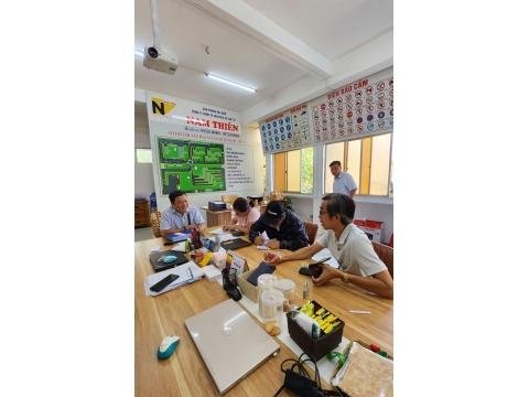 Học viên Đăng kí hoc tại văn phòng NAM THIÊN