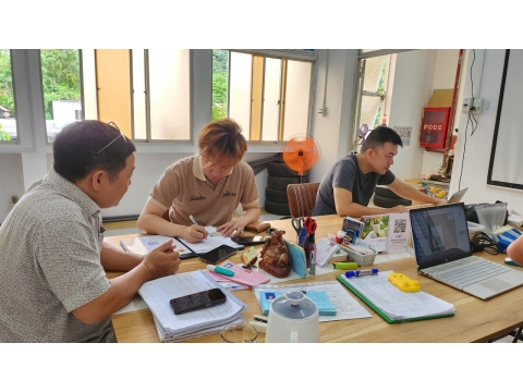 Học viên Đăng kí hoc tại văn phòng NAM THIÊN