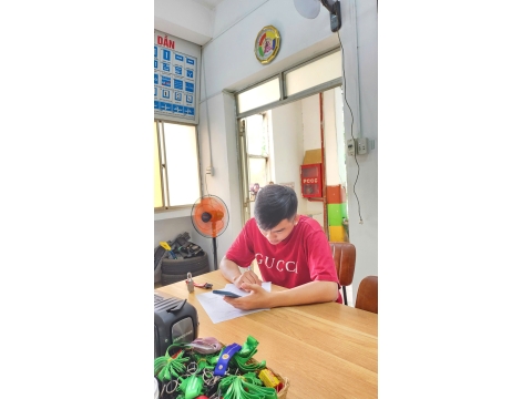 Học viên Đăng kí hoc tại văn phòng NAM THIÊN