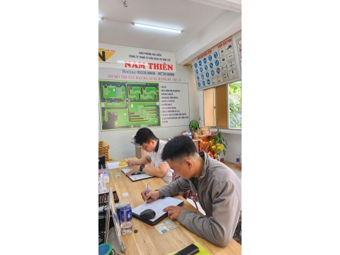 Học viên Đăng kí hoc tại văn phòng NAM THIÊN