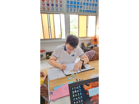 Học viên Đăng kí hoc tại văn phòng NAM THIÊN