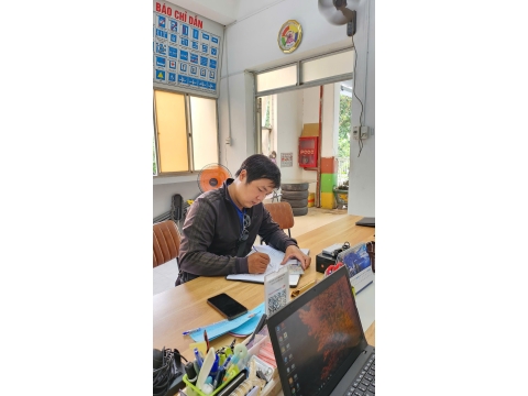Học viên Đăng kí hoc tại văn phòng NAM THIÊN