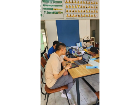 Chinh phục xong DAT rồi ... đầy đủ dữ liệu trên 810 km rồi ... 👉 Giờ luyện 120 tình huống mô phỏng và 600 câu nữa ... 👉 Là chuẩn bị "lụm" cái bằng thôi nha các bạn. 💗 Cố lên các tình yêu của NAM THIÊN ơi.❤