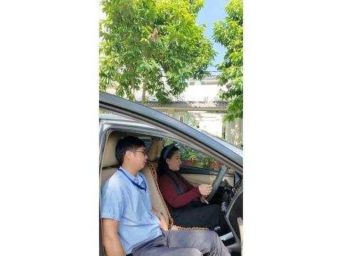 Thầy trung tâm NAM THIÊN dạy học viên cơ bản và chạy thực hành