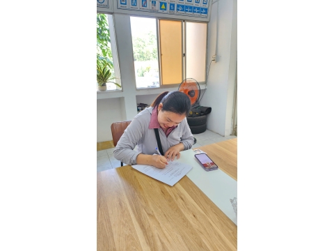 Học viên Đăng kí hoc tại văn phòng NAM THIÊN