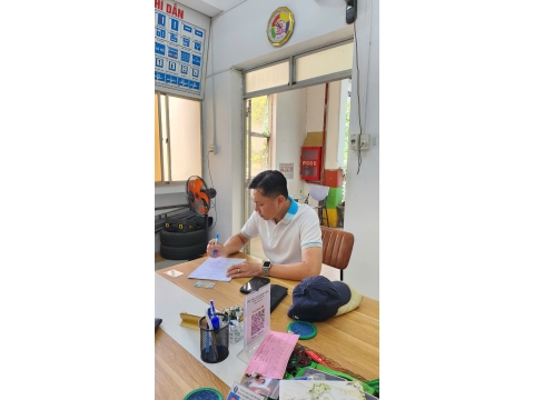 Học viên Đăng kí hoc tại văn phòng NAM THIÊN
