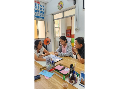 Học viên Đăng kí hoc tại văn phòng NAM THIÊN