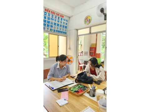 Học viên Đăng kí hoc tại văn phòng NAM THIÊN