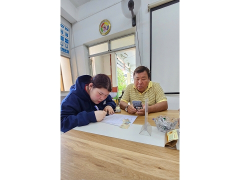 Học viên Đăng kí hoc tại văn phòng NAM THIÊN