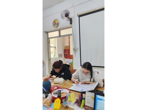 Học viên Đăng kí hoc tại văn phòng NAM THIÊN